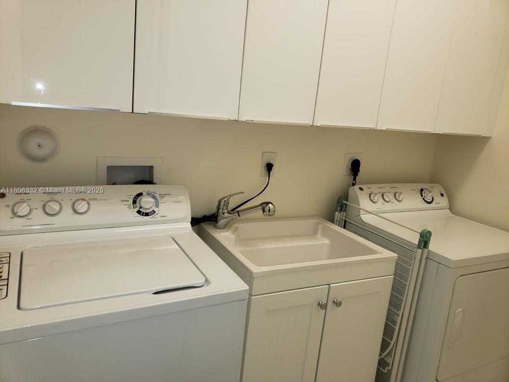 Small Image of 6660 NORTH WEST 105TH CT #6660, Doral Number 22