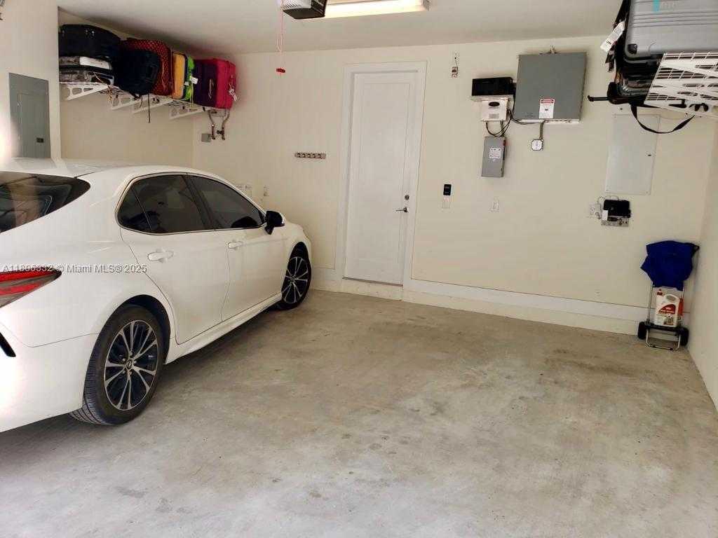 Small Image of 6660 NORTH WEST 105TH CT #6660, Doral Number 24