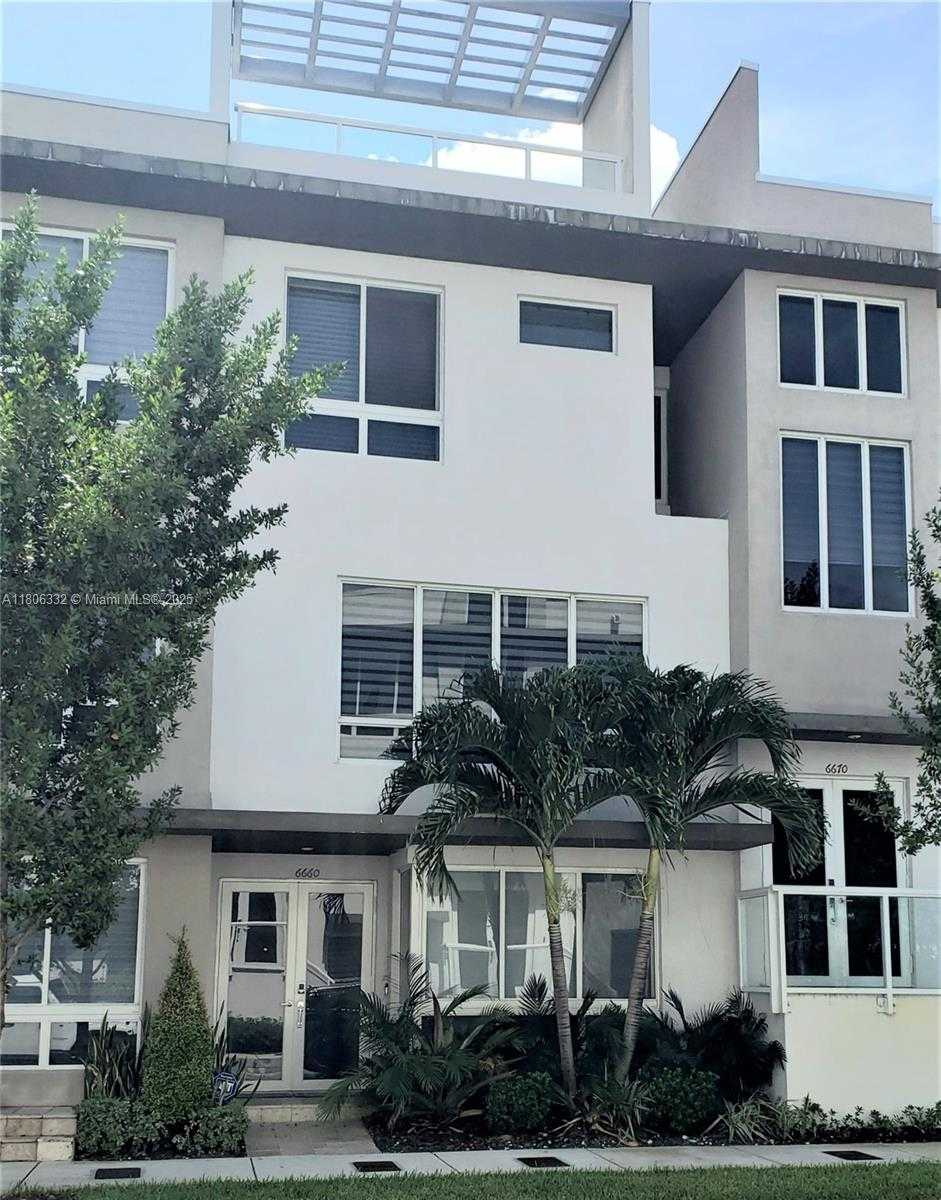 Small Image of 6660 NORTH WEST 105TH CT #6660, Doral Number 3