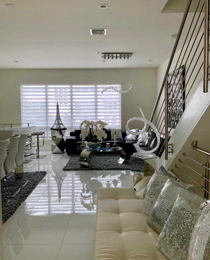 Small Image of 6660 NORTH WEST 105TH CT #6660, Doral Number 5