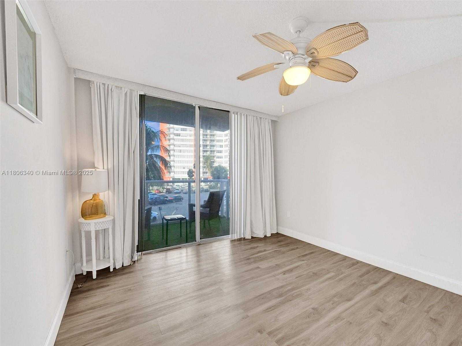 Small Image of 1351 NORTH EAST MIAMI GARDENS DR #203E, Miami Number 14