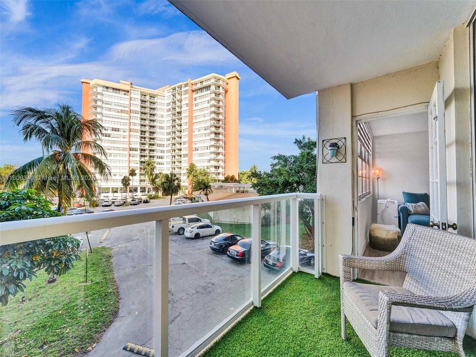 Small Image of 1351 NORTH EAST MIAMI GARDENS DR #203E, Miami Number 19