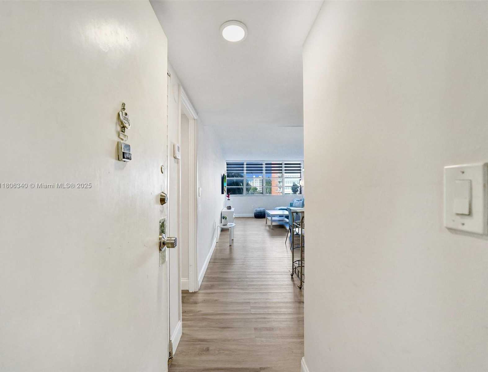 Small Image of 1351 NORTH EAST MIAMI GARDENS DR #203E, Miami Number 2