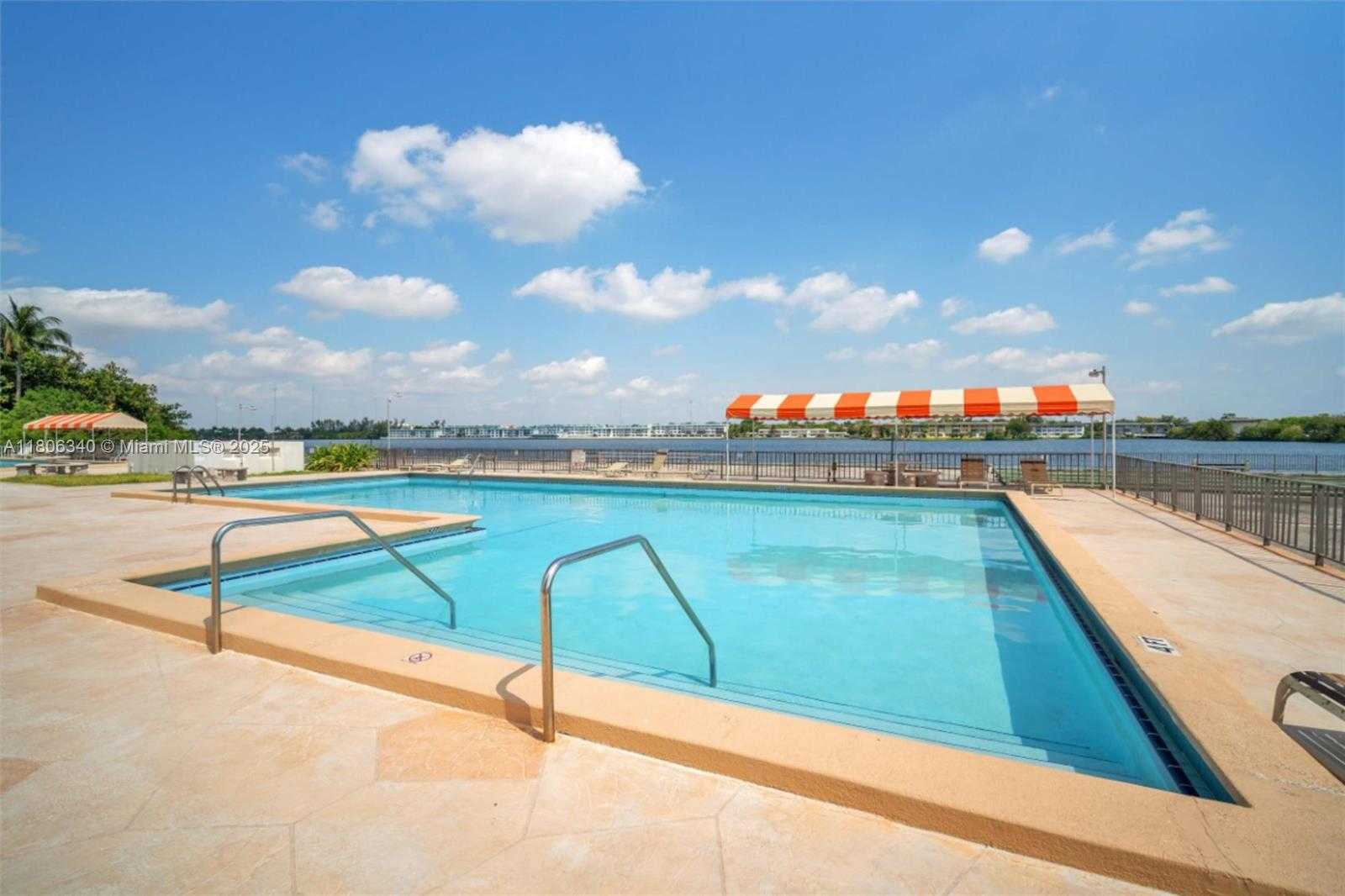 Small Image of 1351 NORTH EAST MIAMI GARDENS DR #203E, Miami Number 21