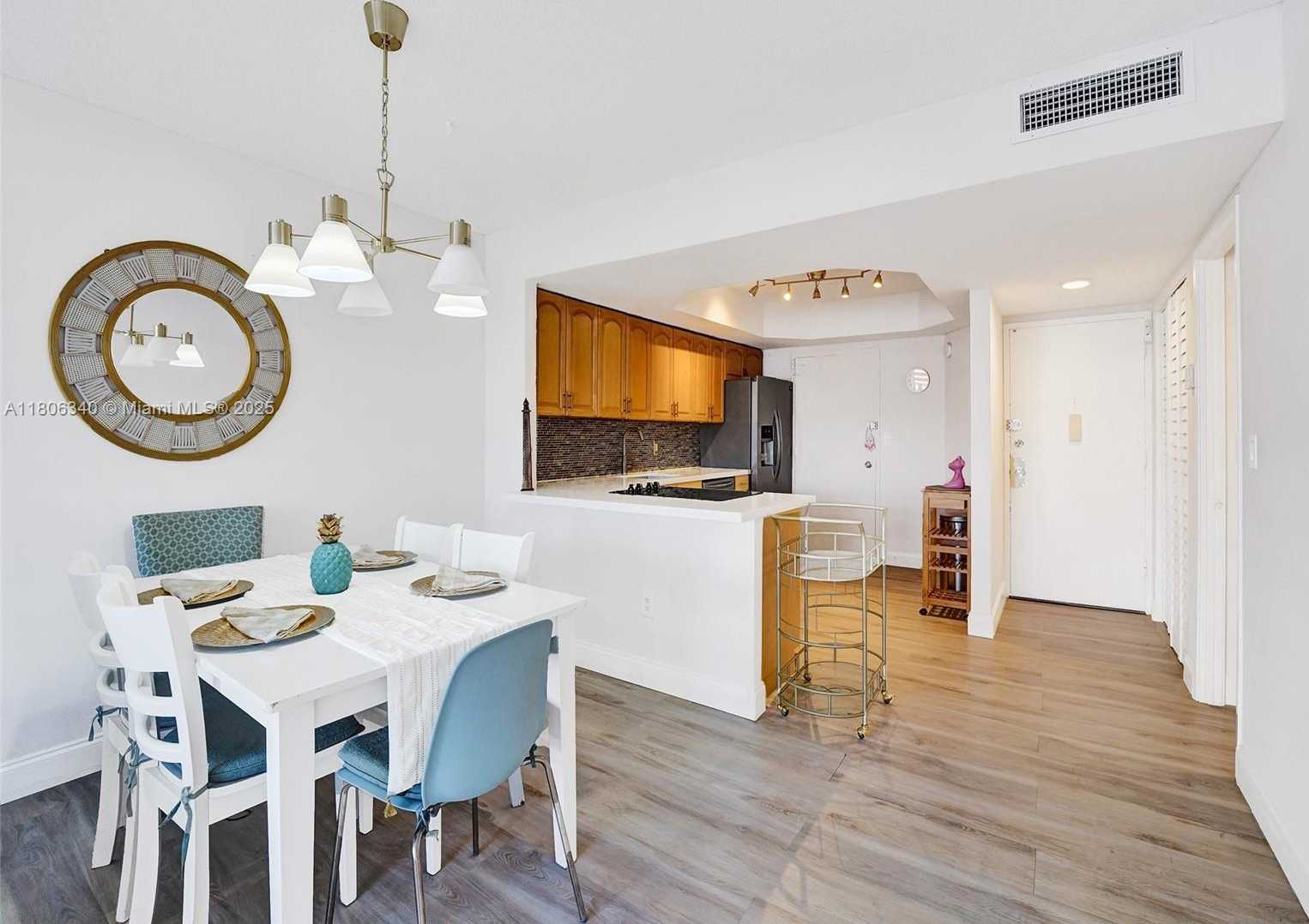 Small Image of 1351 NORTH EAST MIAMI GARDENS DR #203E, Miami Number 7