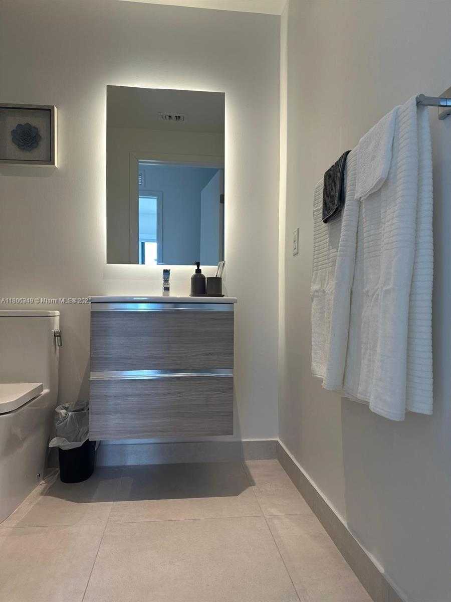 Small Image of 239 SOUTH WEST 9TH ST #1901, Miami Number 3