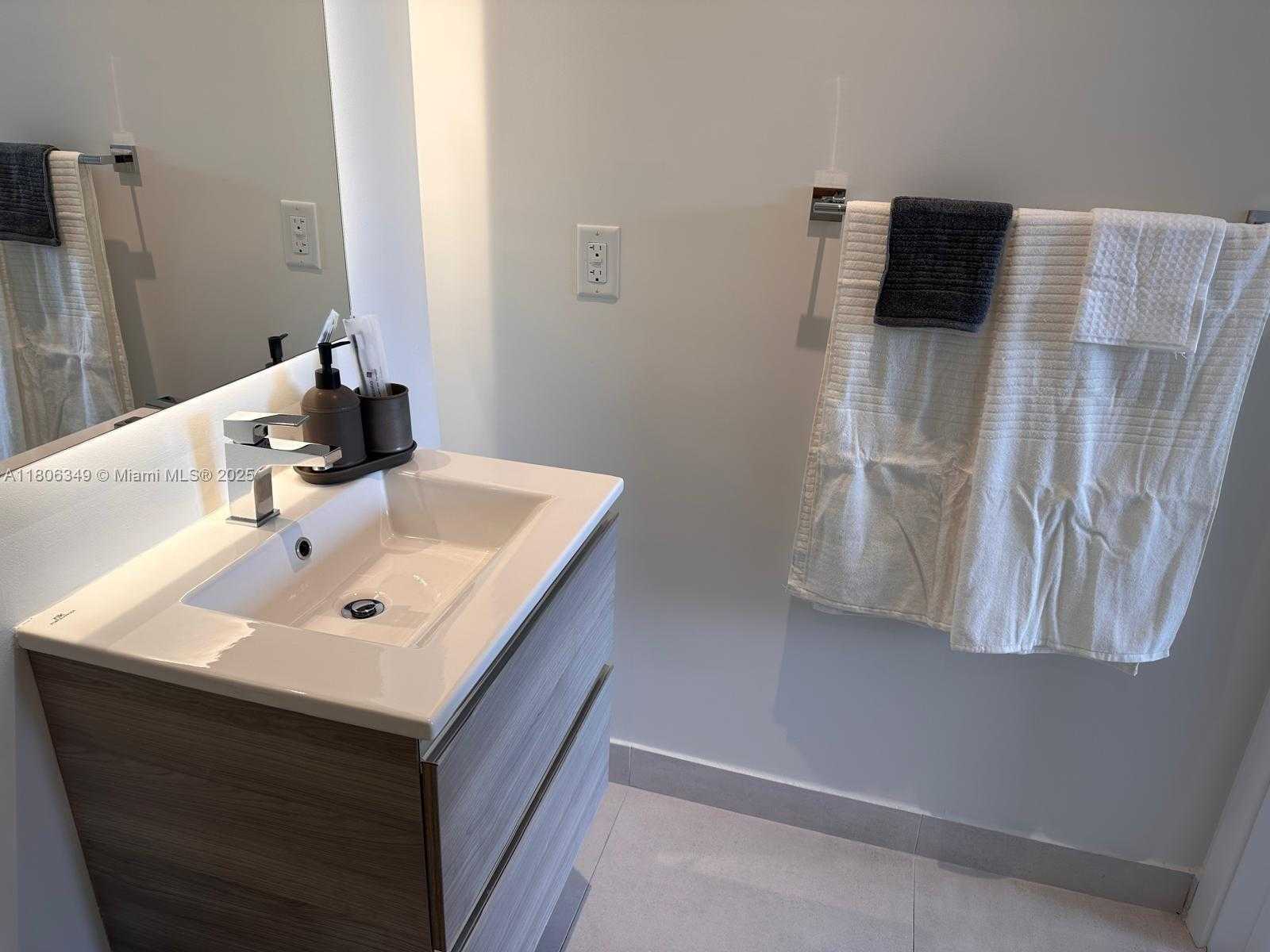 Small Image of 239 SOUTH WEST 9TH ST #1901, Miami Number 9