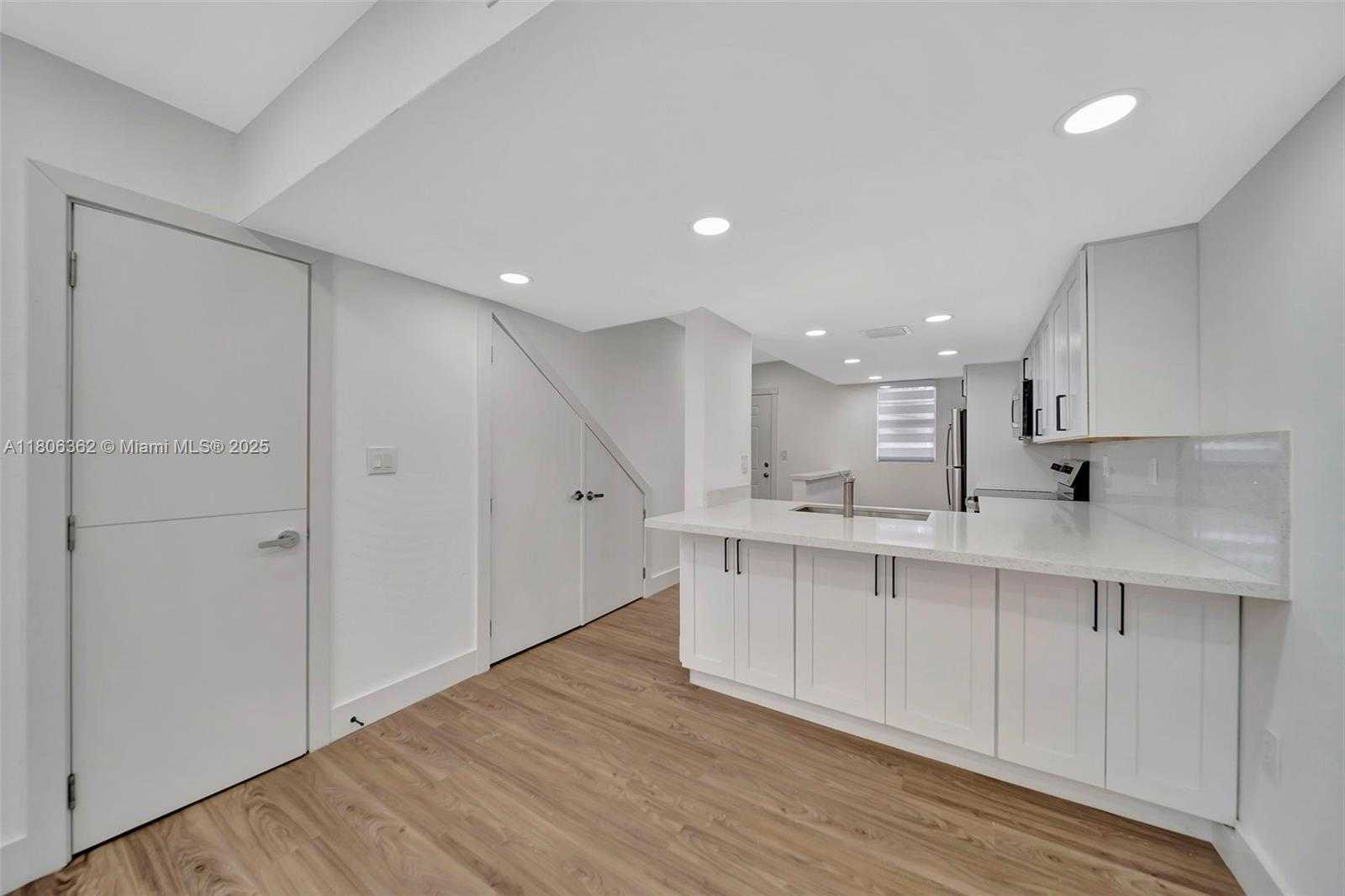 Small Image of 245 NORTH WEST 109TH AVE #211, Miami Number 10