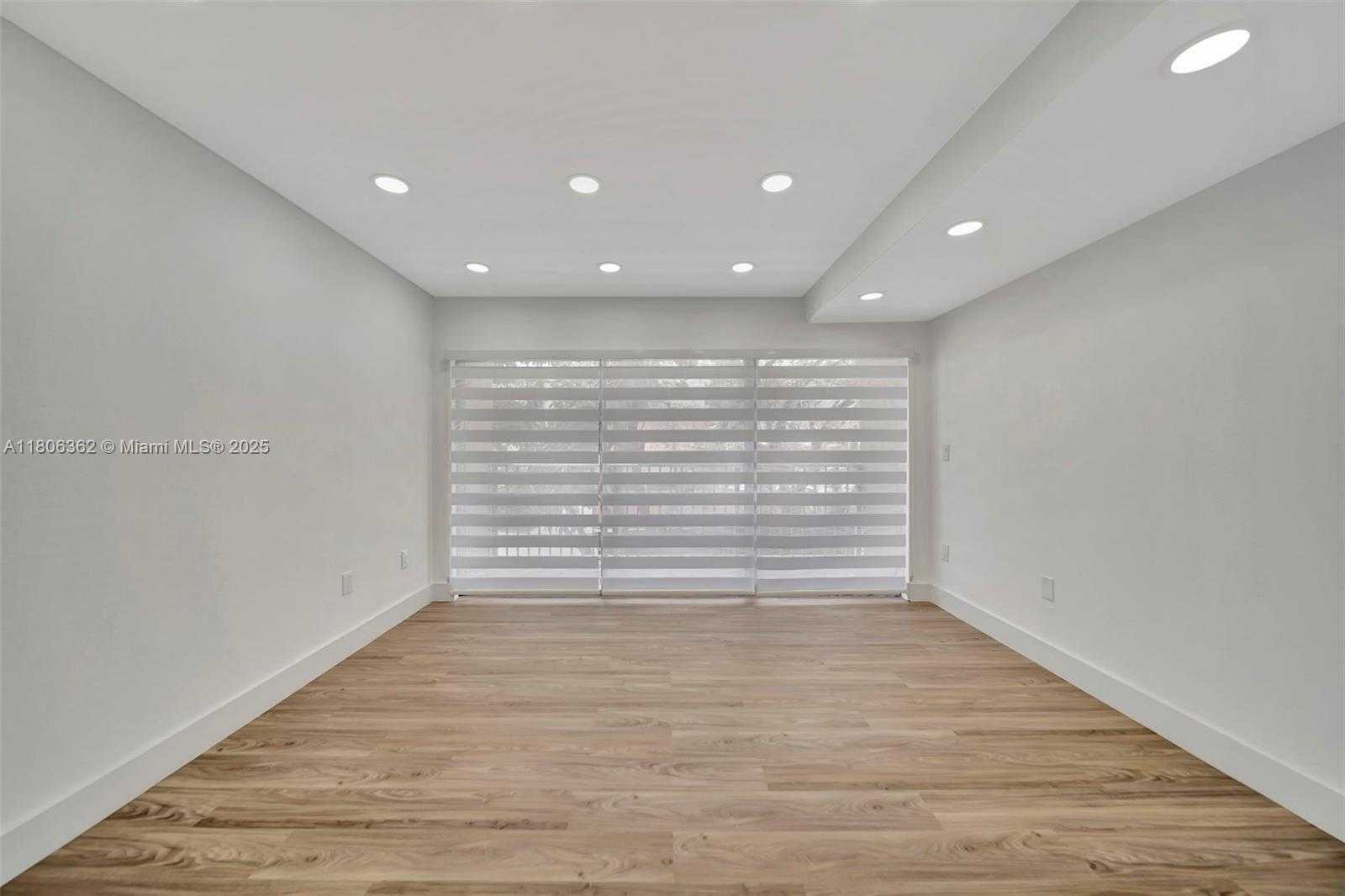 Small Image of 245 NORTH WEST 109TH AVE #211, Miami Number 15