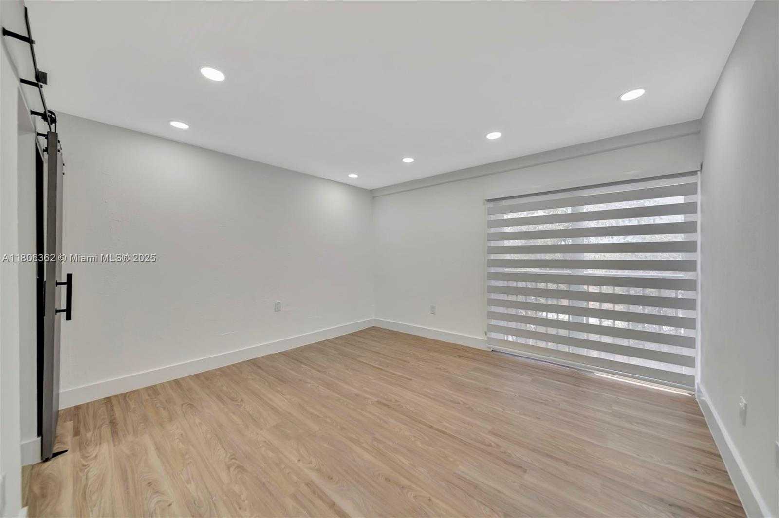 Small Image of 245 NORTH WEST 109TH AVE #211, Miami Number 17