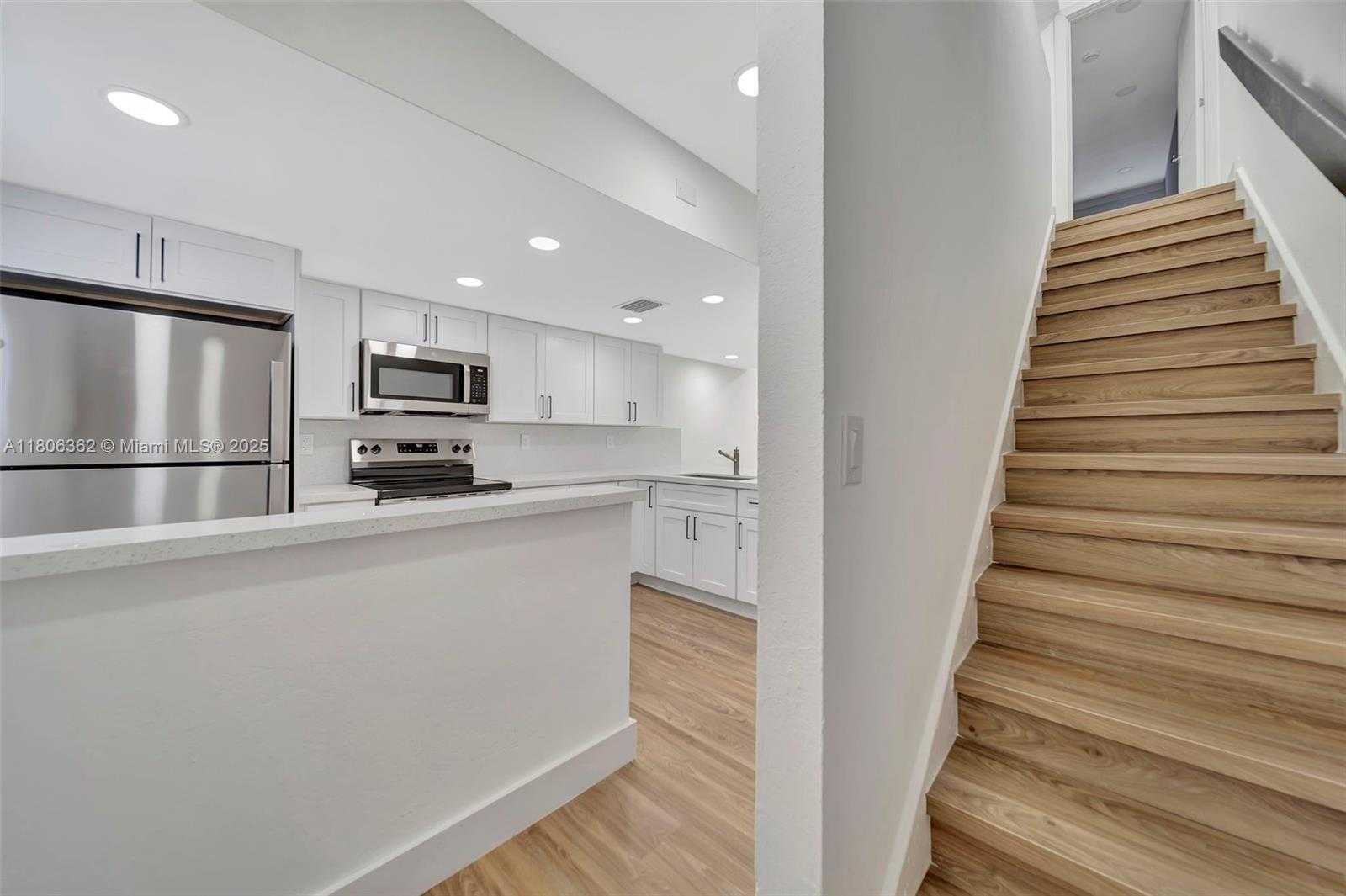 Small Image of 245 NORTH WEST 109TH AVE #211, Miami Number 2