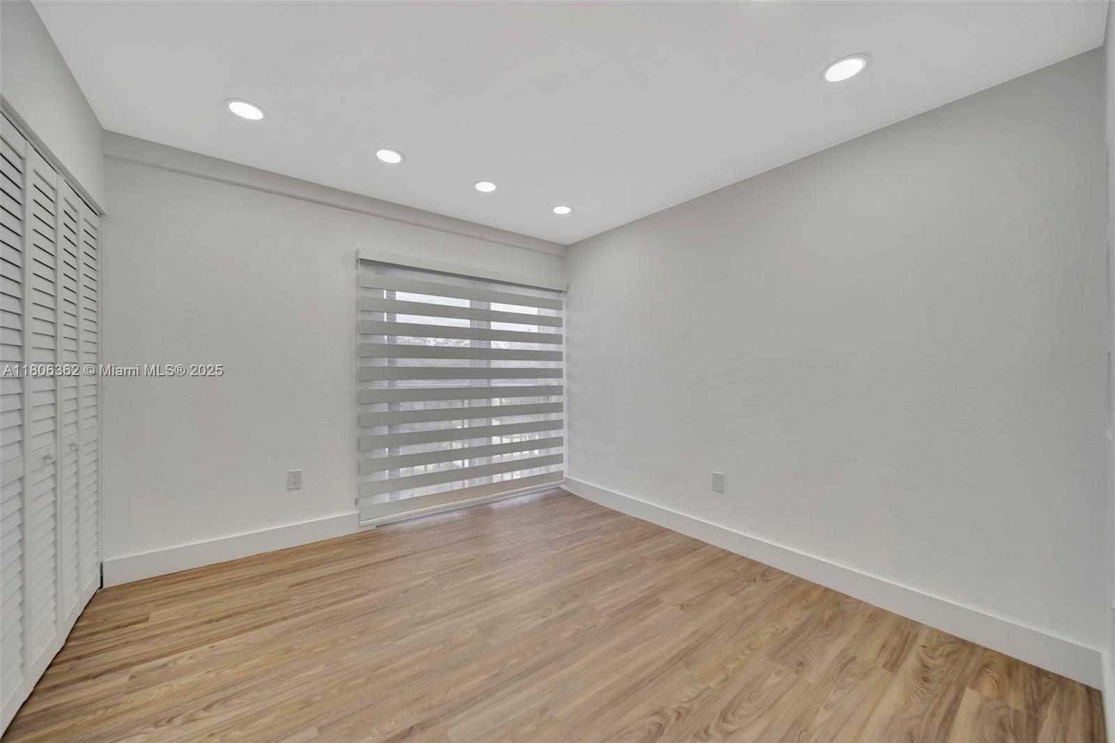 Small Image of 245 NORTH WEST 109TH AVE #211, Miami Number 24