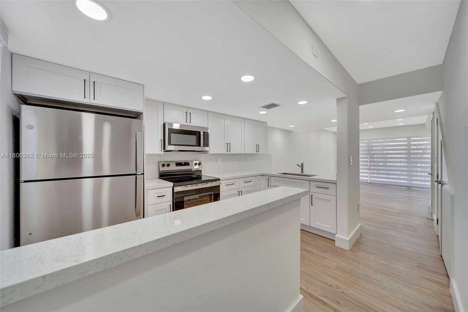 Small Image of 245 NORTH WEST 109TH AVE #211, Miami Number 3