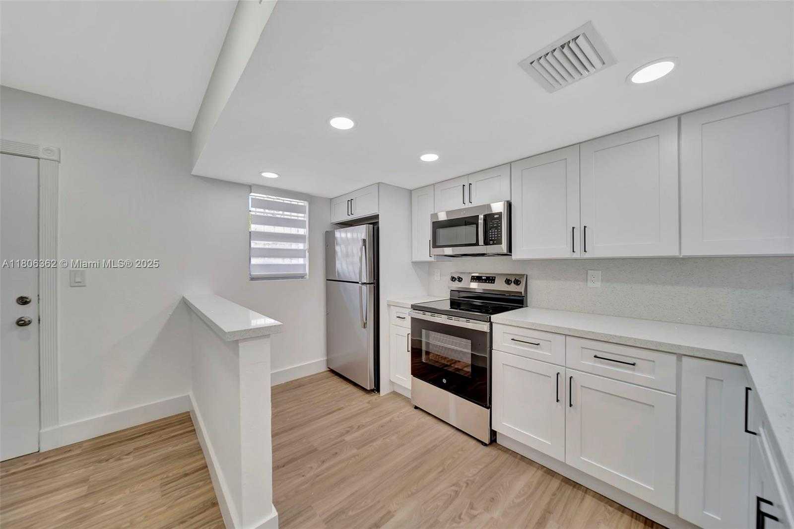 Small Image of 245 NORTH WEST 109TH AVE #211, Miami Number 4
