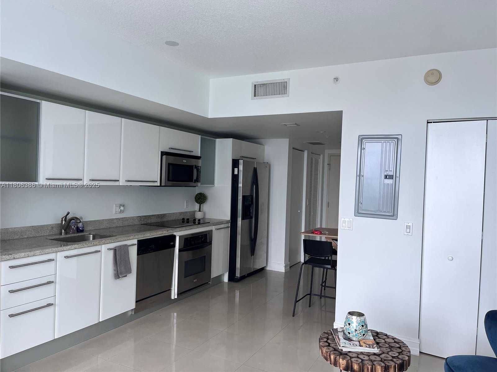 Small Image of 185 SOUTH WEST 7TH ST #2706, Miami Number 6