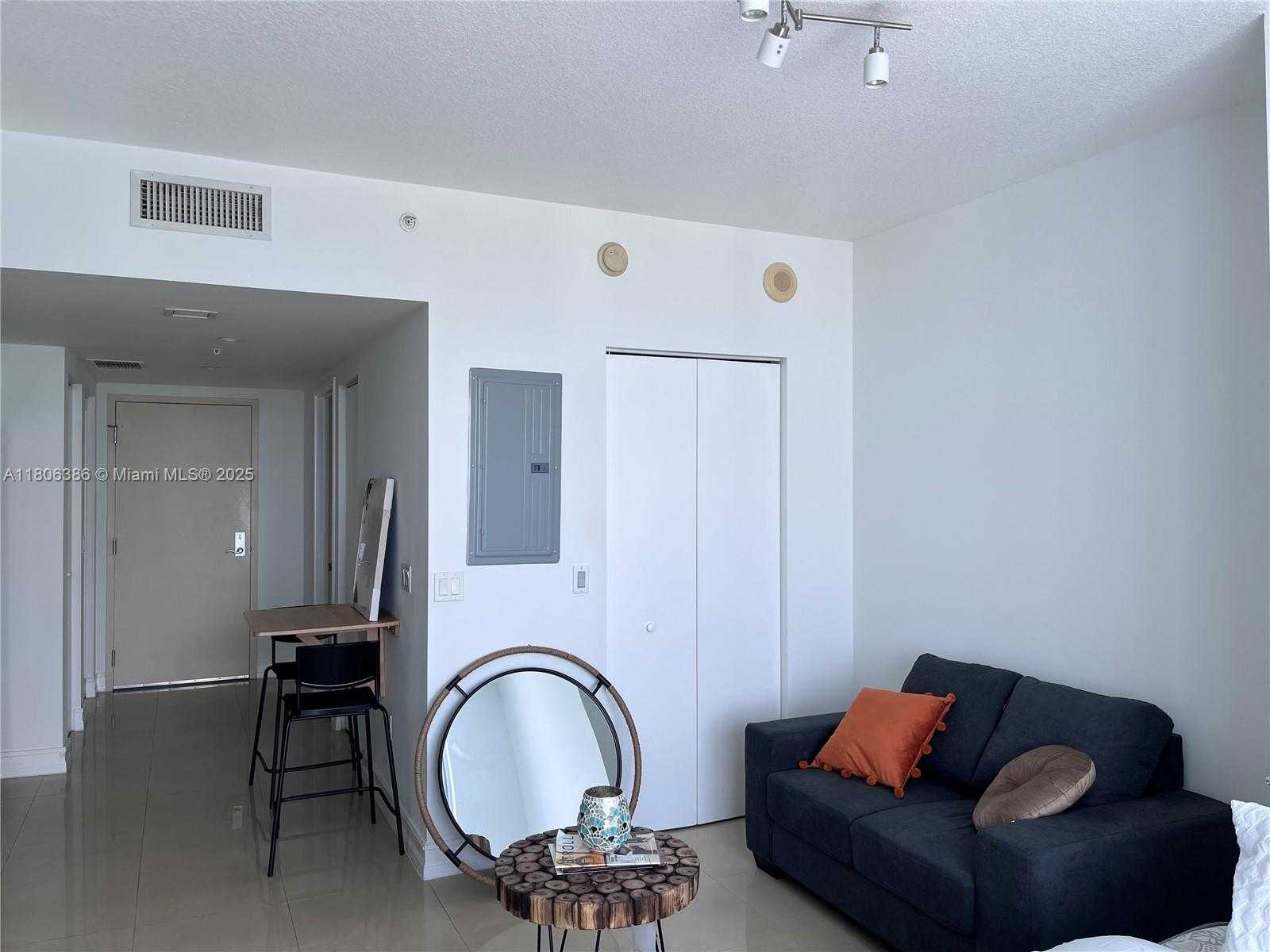 Small Image of 185 SOUTH WEST 7TH ST #2706, Miami Number 8