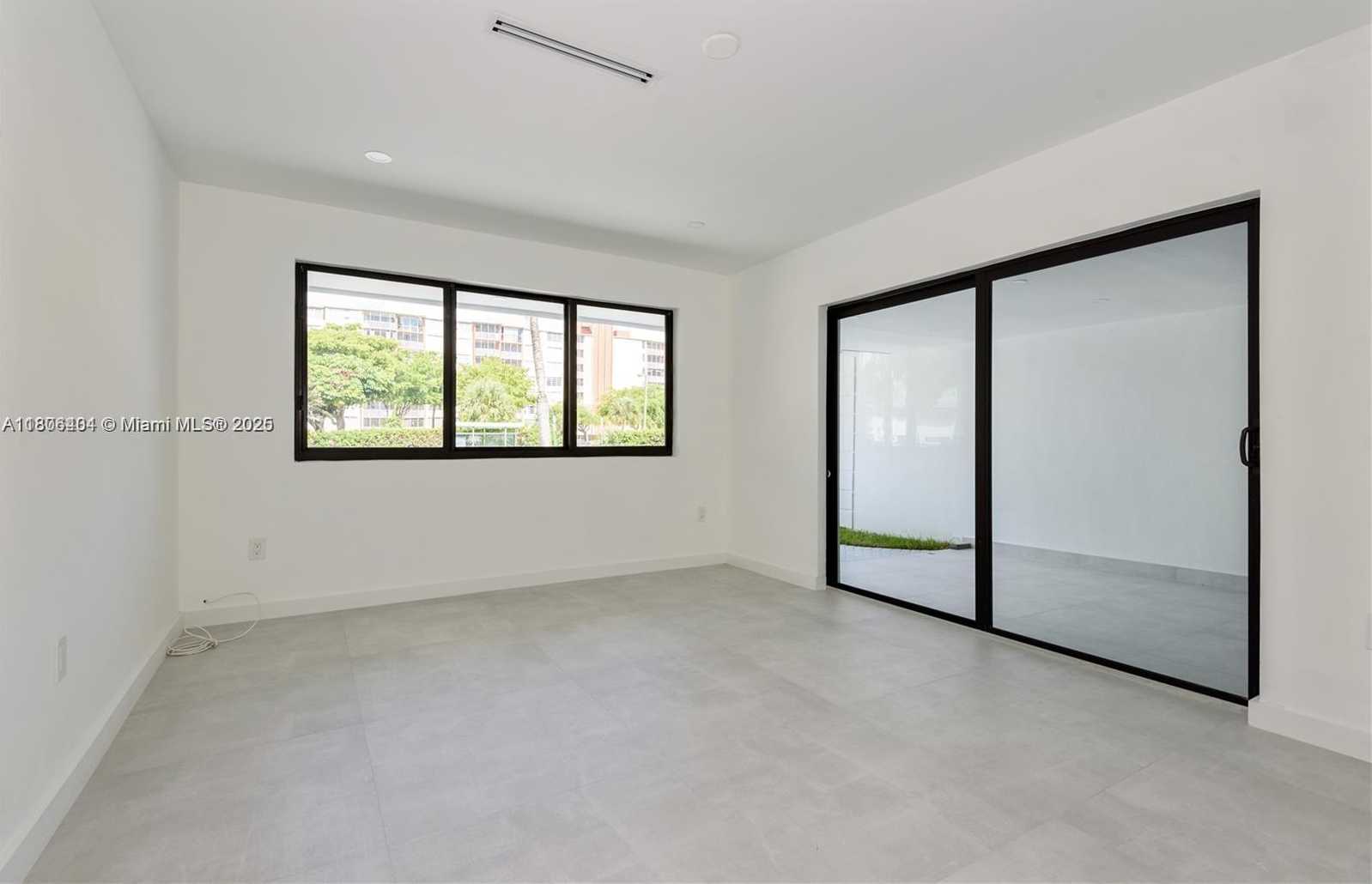 Small Image of 18831 NORTH EAST 18TH AVE, Miami Number 11