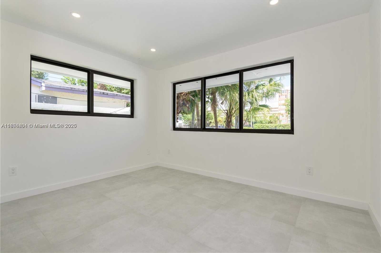 Small Image of 18831 NORTH EAST 18TH AVE, Miami Number 16