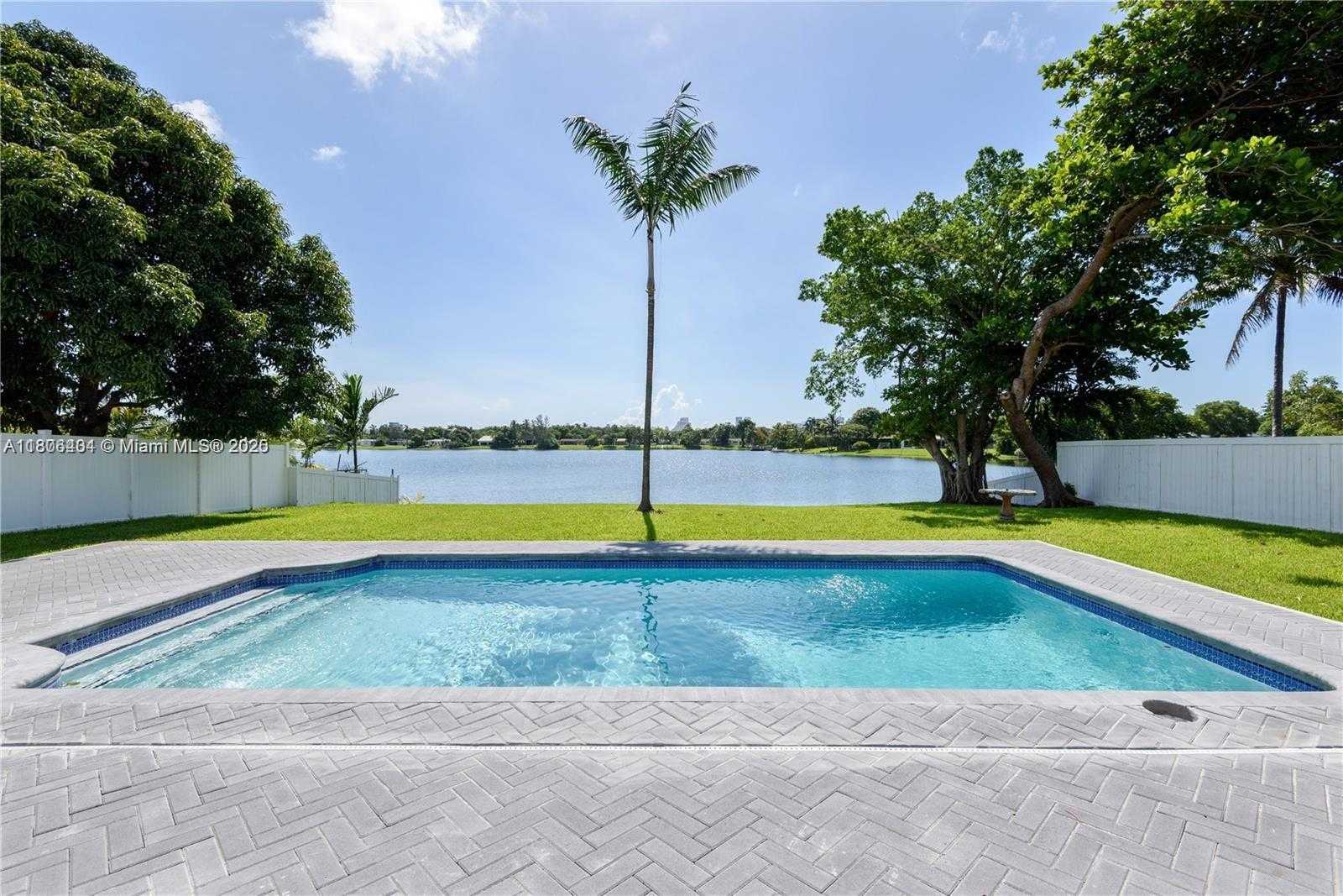 Small Image of 18831 NORTH EAST 18TH AVE, Miami Number 2