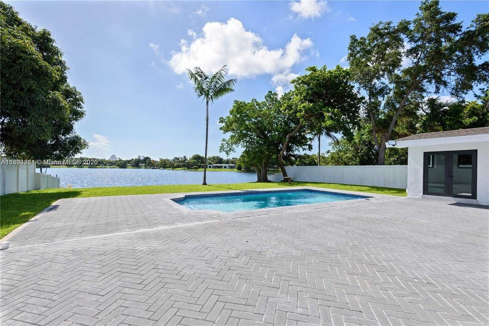 Small Image of 18831 NORTH EAST 18TH AVE, Miami Number 3