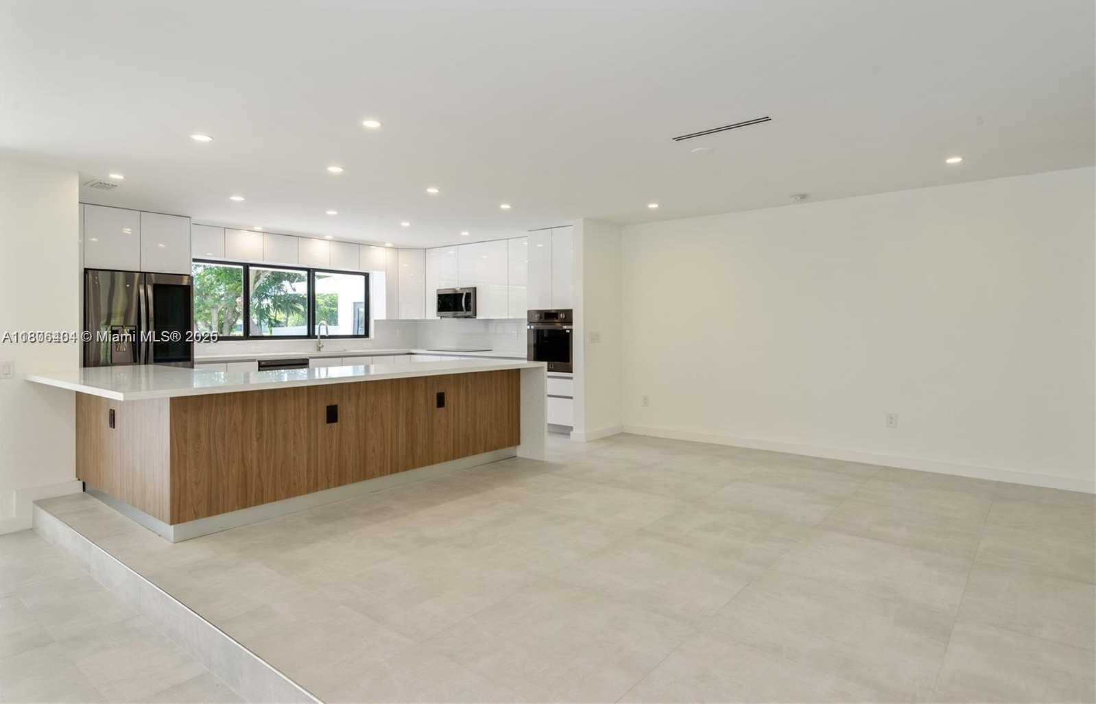 Small Image of 18831 NORTH EAST 18TH AVE, Miami Number 6