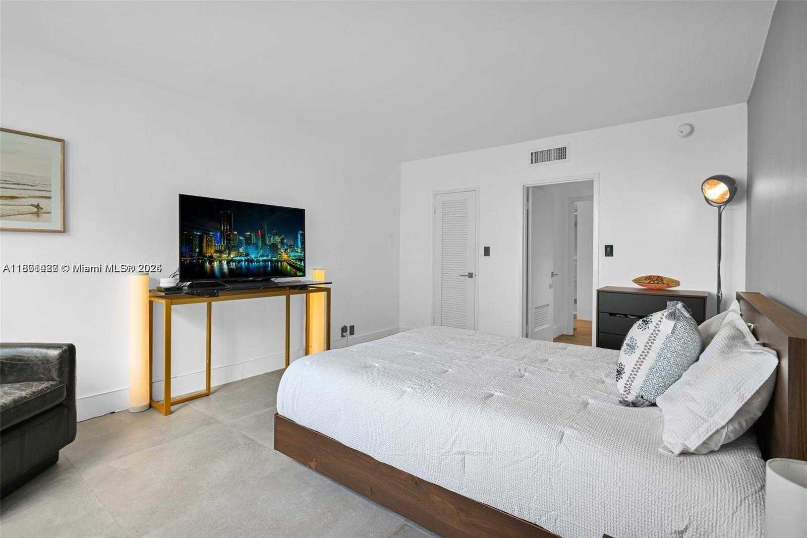 Small Image of 1000 WEST AVE #626, Miami Beach Number 10