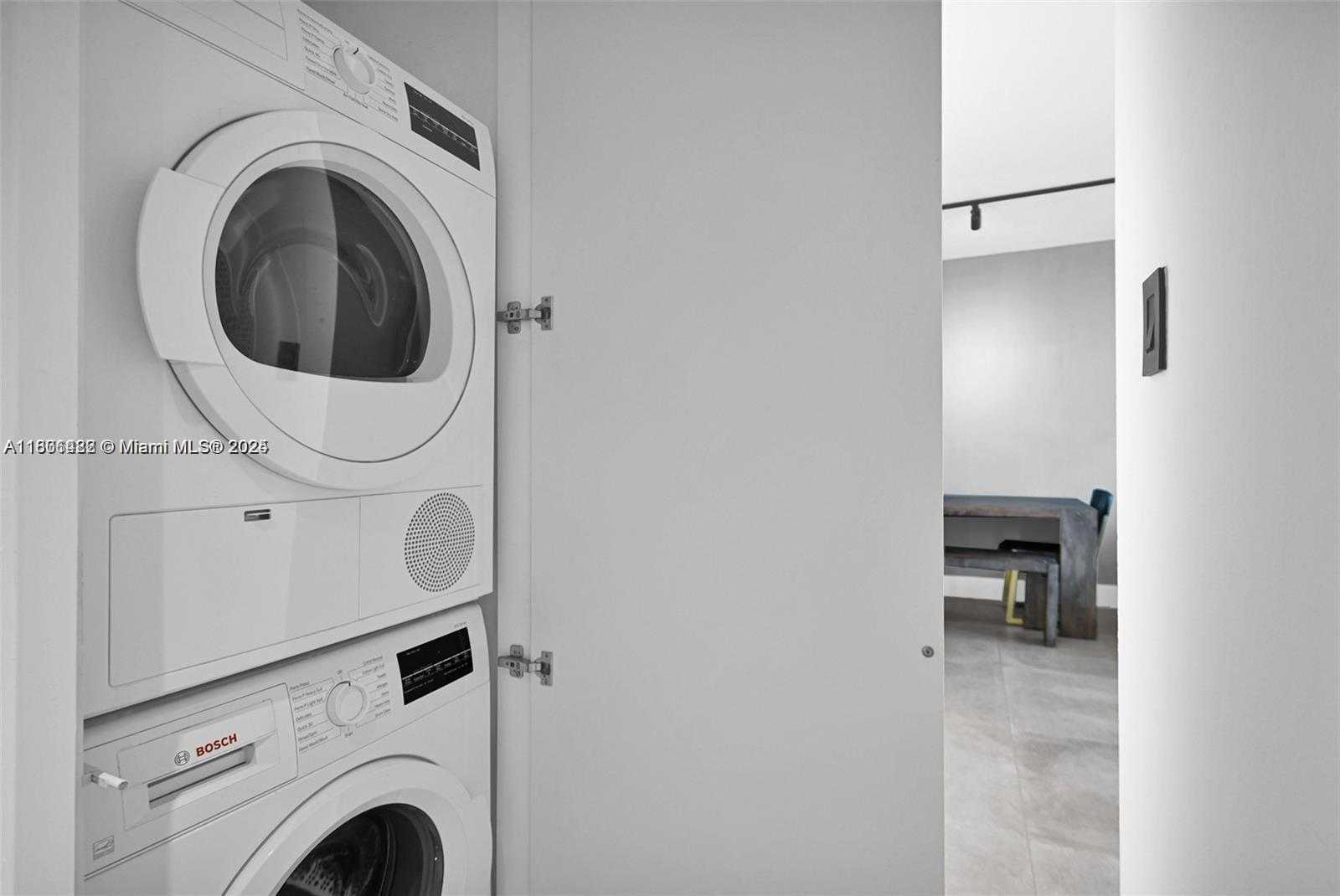Small Image of 1000 WEST AVE #626, Miami Beach Number 16