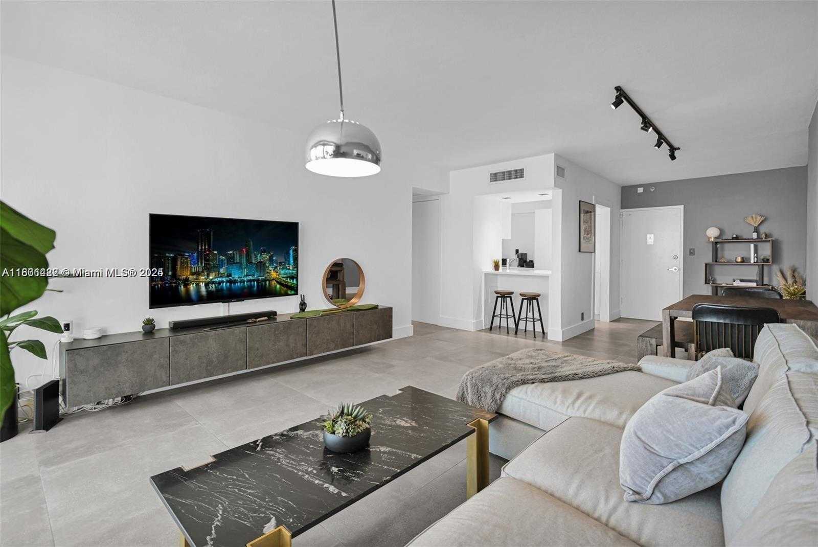 Small Image of 1000 WEST AVE #626, Miami Beach Number 5