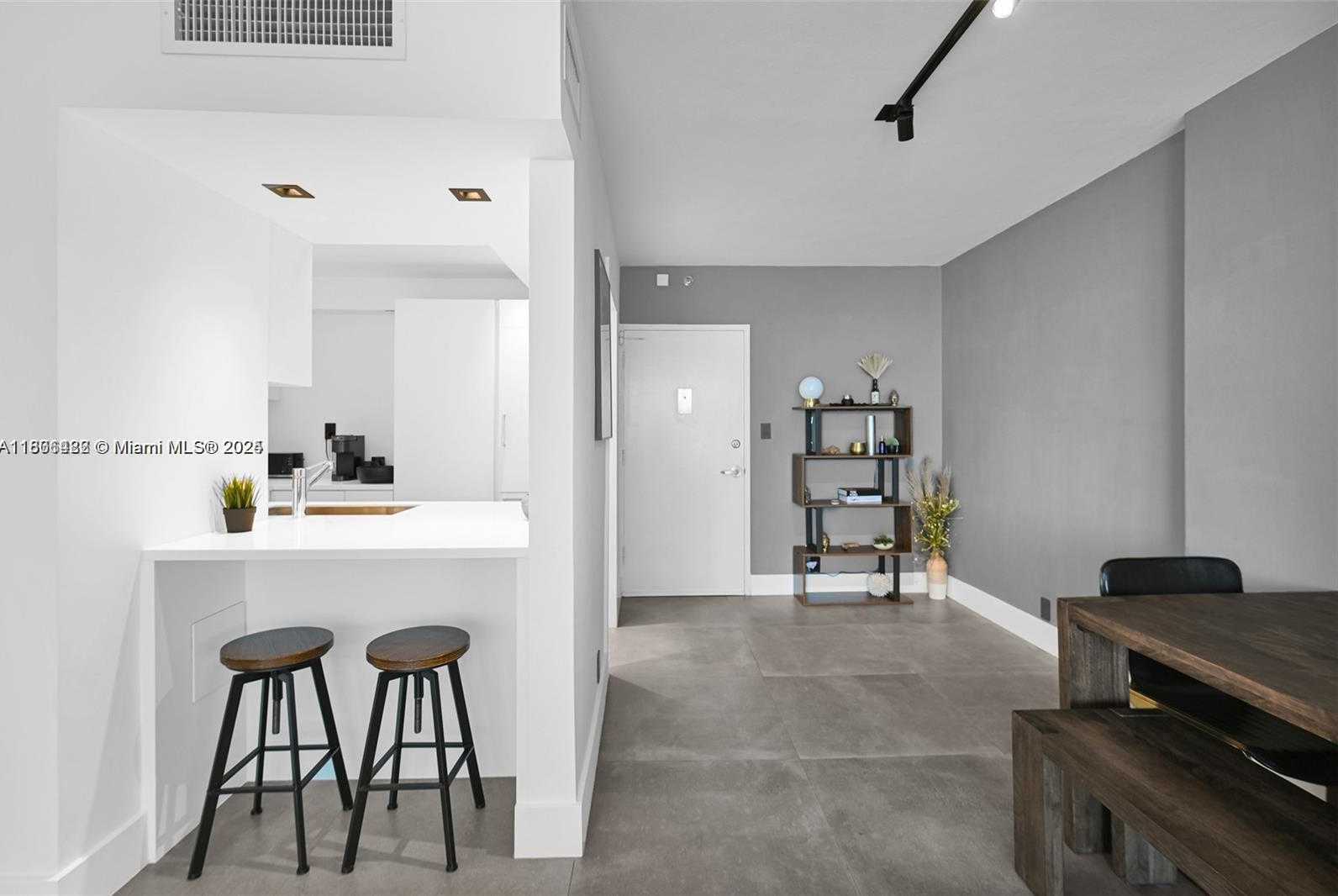Small Image of 1000 WEST AVE #626, Miami Beach Number 6