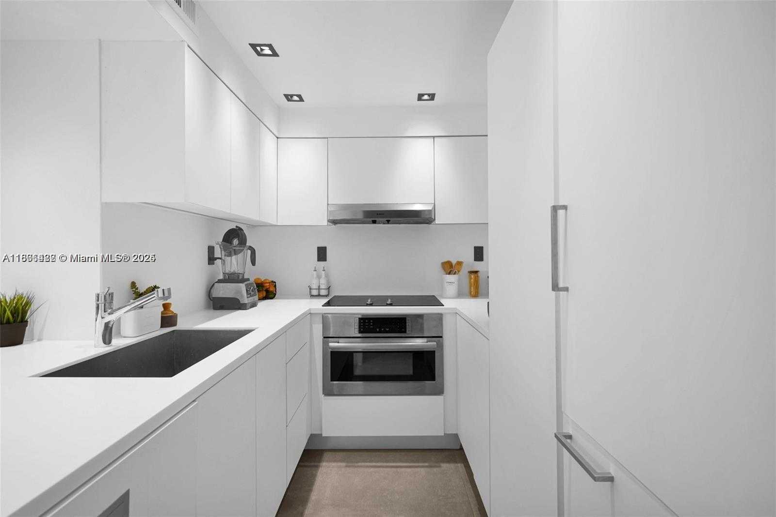Small Image of 1000 WEST AVE #626, Miami Beach Number 7