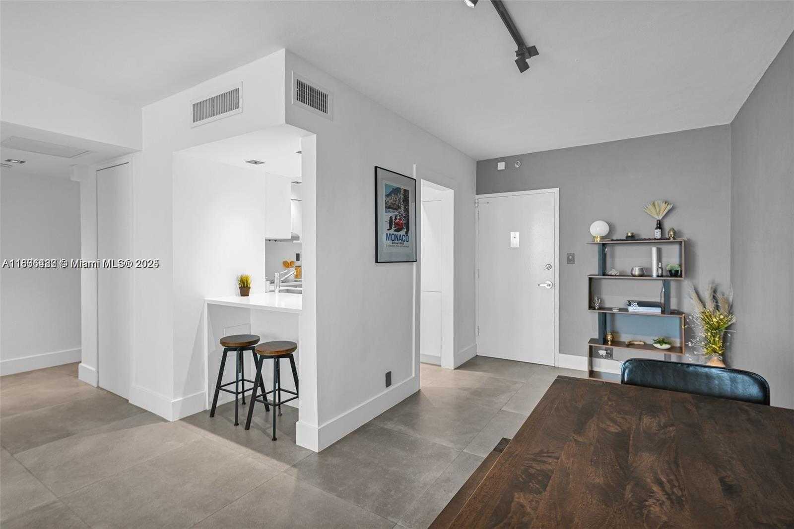 Small Image of 1000 WEST AVE #626, Miami Beach Number 9