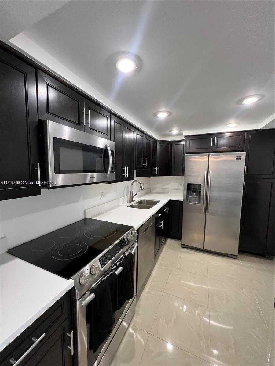 Small Image of 20515 EAST COUNTRY CLUB DR #645, Aventura Number 2