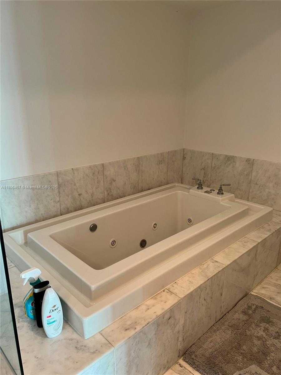 Small Image of 218 SOUTH EAST 14TH ST #1603, Miami Number 19