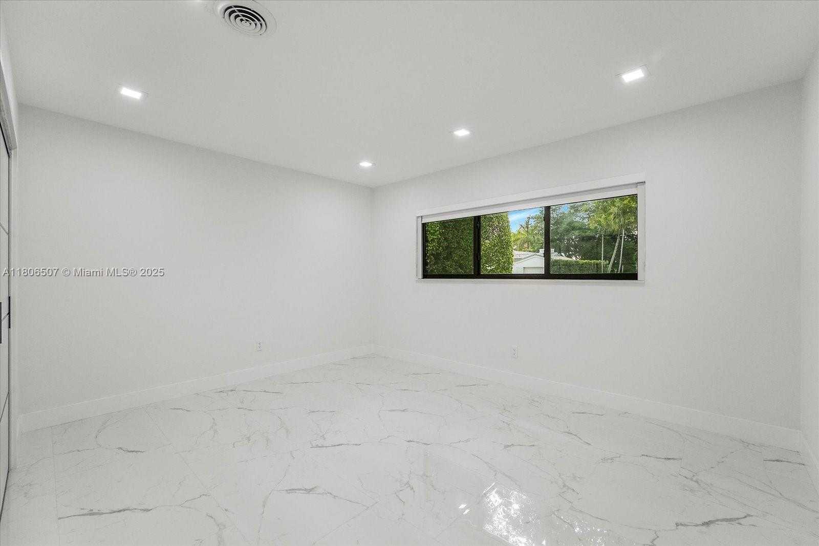 Small Image of 112 EAST 1ST CT, Miami Beach Number 14