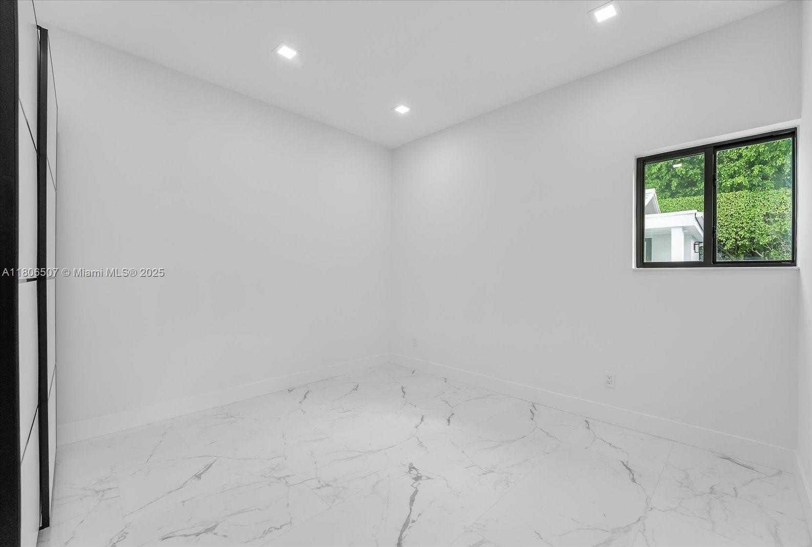 Small Image of 112 EAST 1ST CT, Miami Beach Number 18
