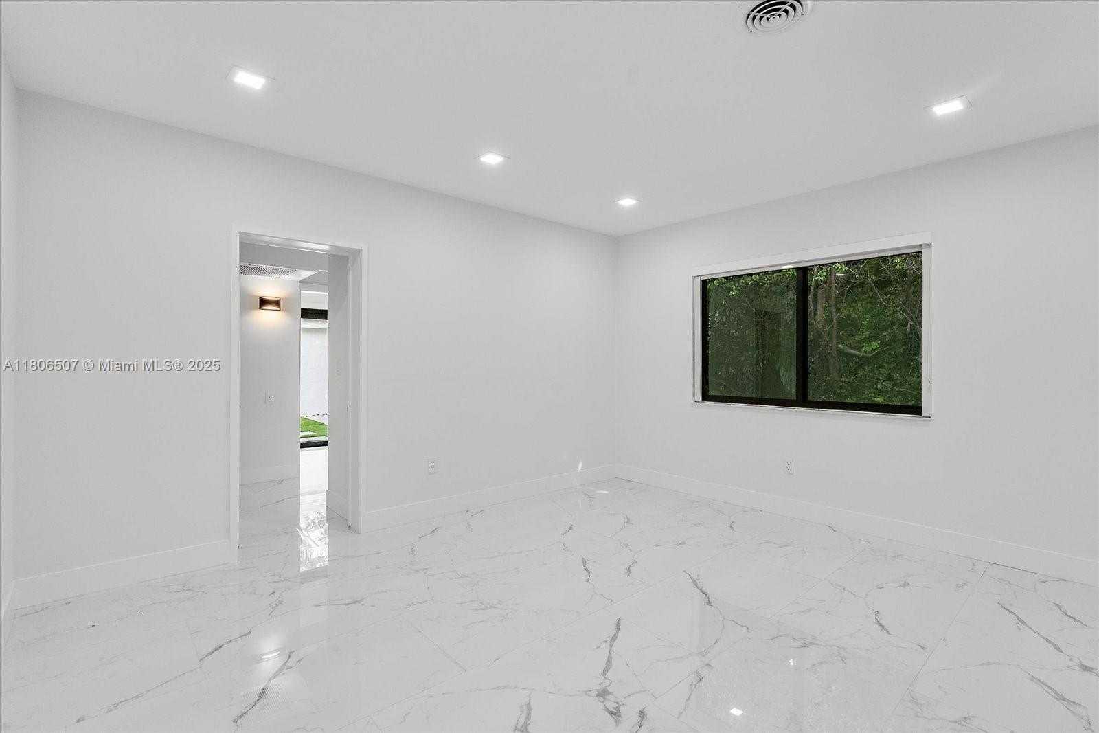 Small Image of 112 EAST 1ST CT, Miami Beach Number 21