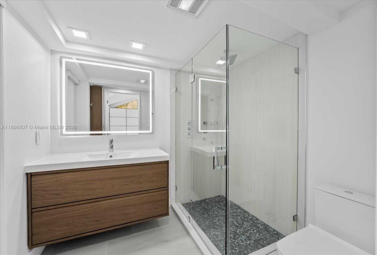 Small Image of 112 EAST 1ST CT, Miami Beach Number 25