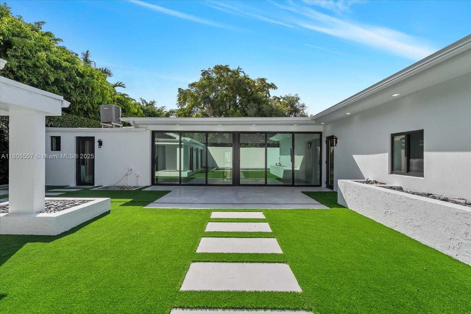 Small Image of 112 EAST 1ST CT, Miami Beach Number 30