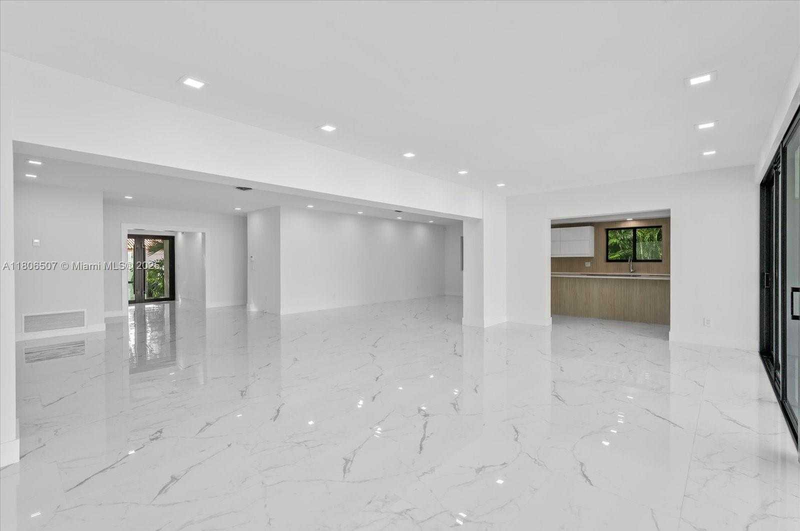 Small Image of 112 EAST 1ST CT, Miami Beach Number 4