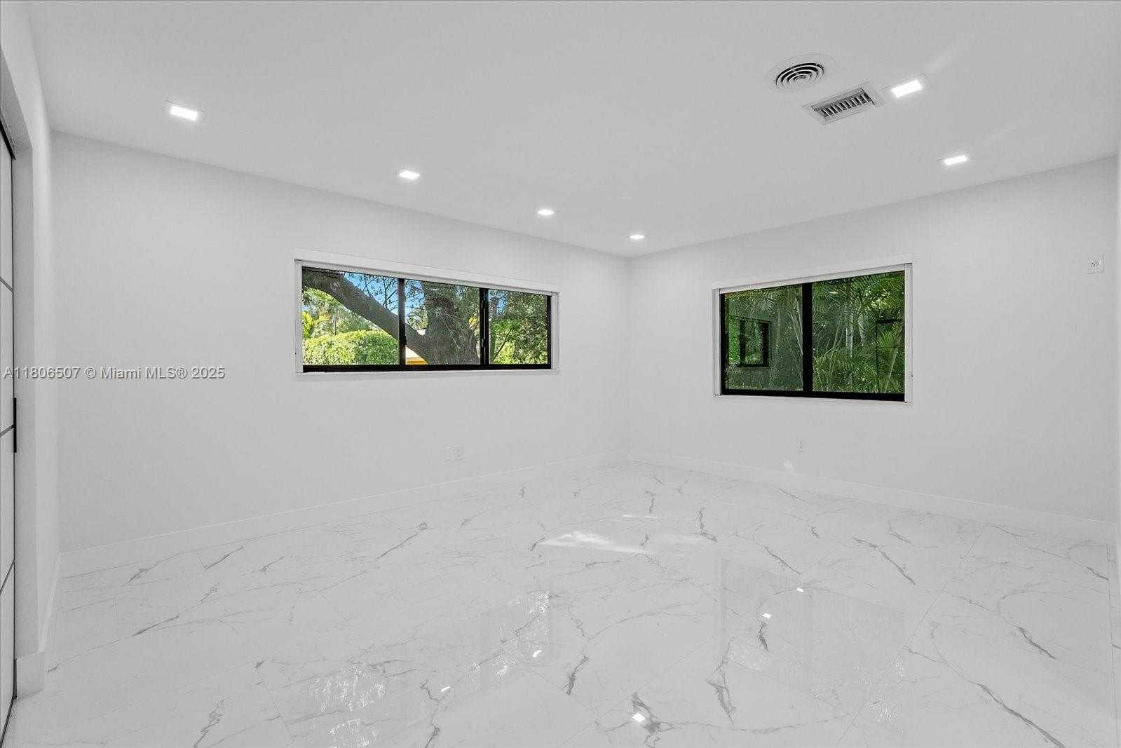 Small Image of 112 EAST 1ST CT, Miami Beach Number 9