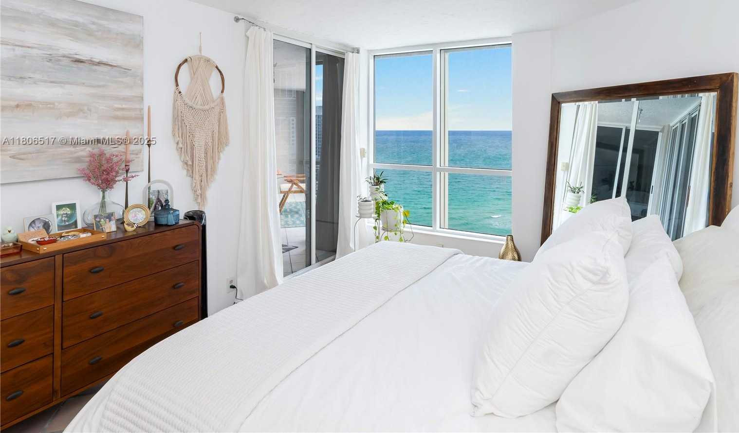 Small Image of 6767 COLLINS AVE #1704, Miami Beach Number 15