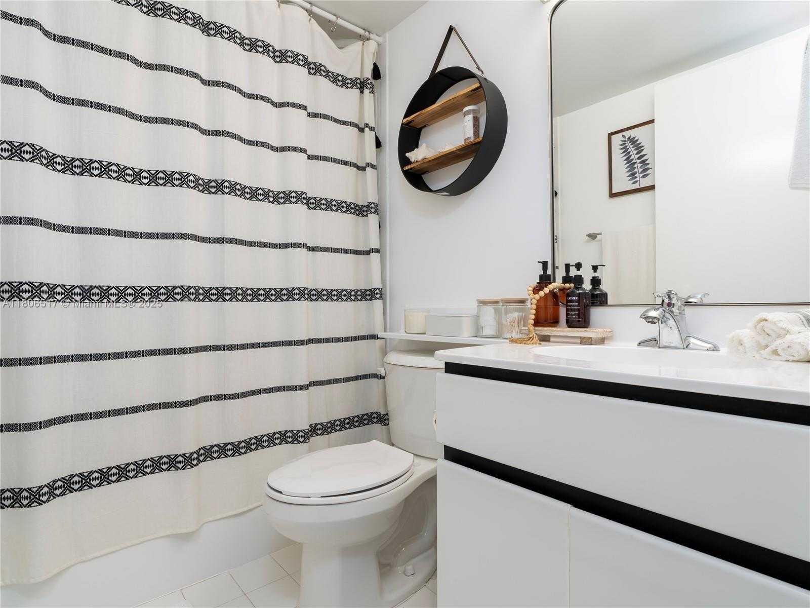 Small Image of 6767 COLLINS AVE #1704, Miami Beach Number 20