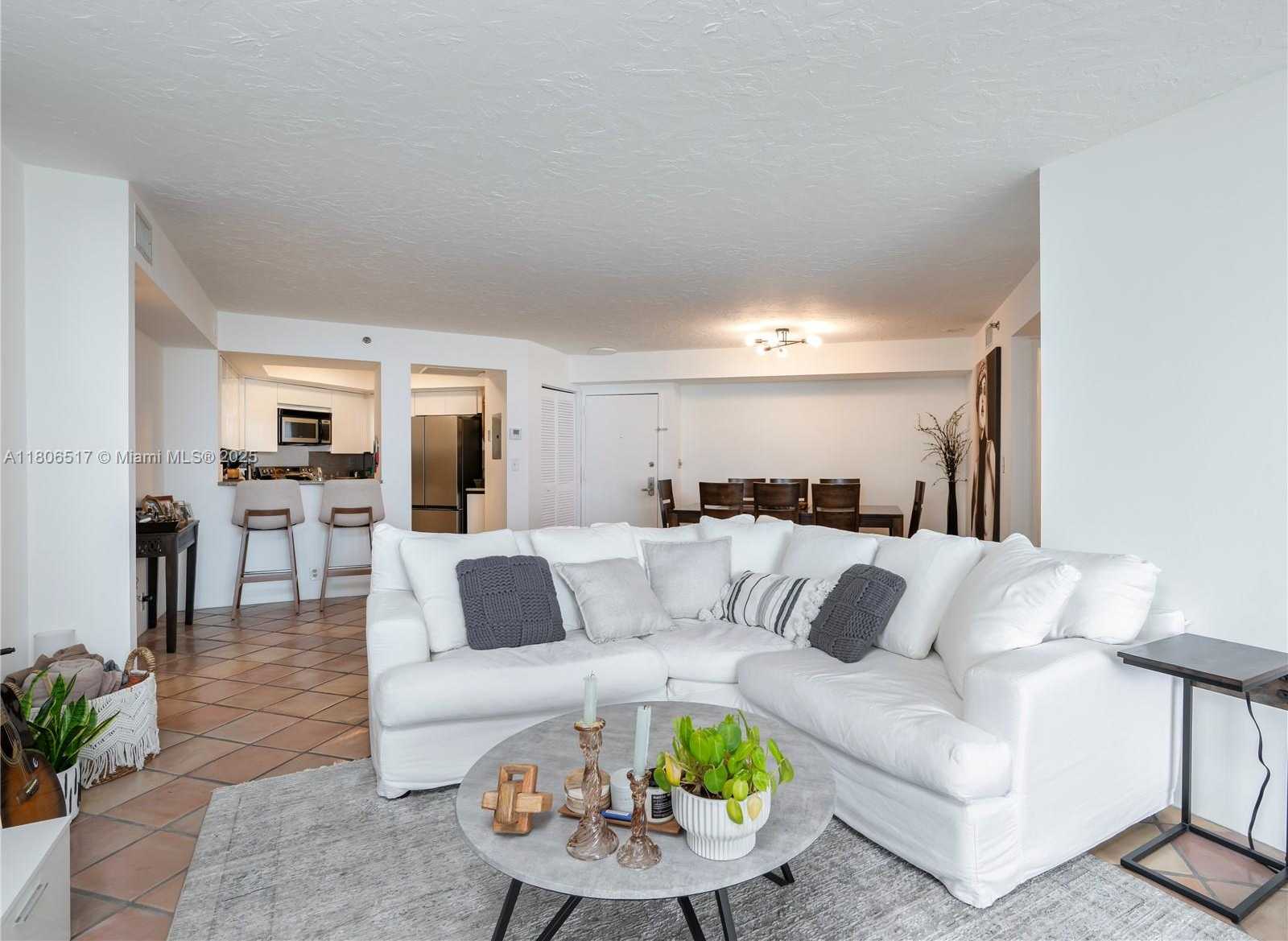 Small Image of 6767 COLLINS AVE #1704, Miami Beach Number 9