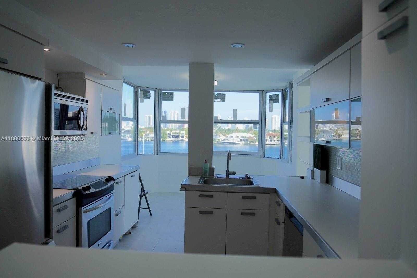 Small Image of 16570 NORTH EAST 26TH AVE #5G, North Miami Beach Number 2