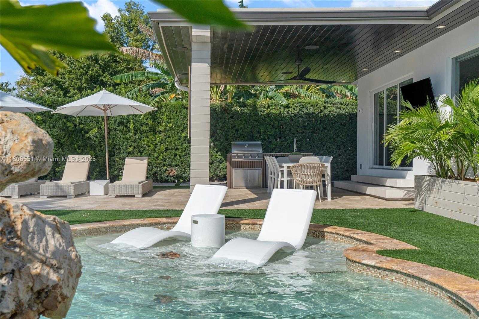 Small Image of 7810 HAWTHORNE AVE, Miami Beach Number 16