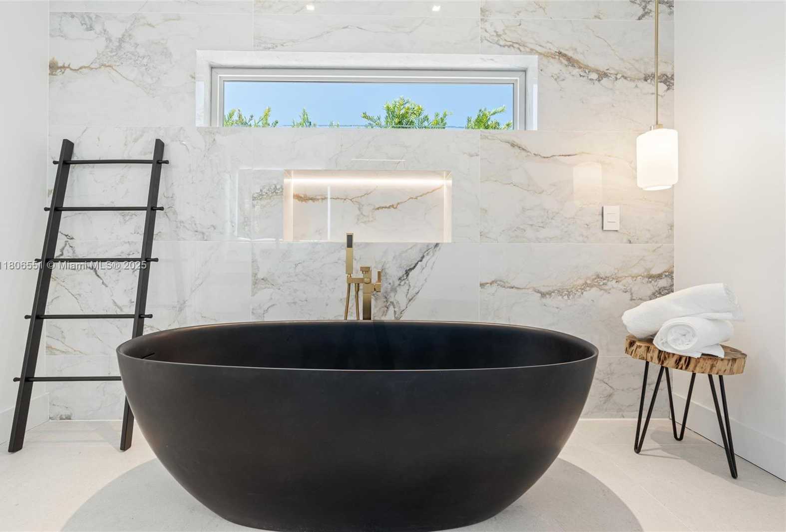 Small Image of 7810 HAWTHORNE AVE, Miami Beach Number 22