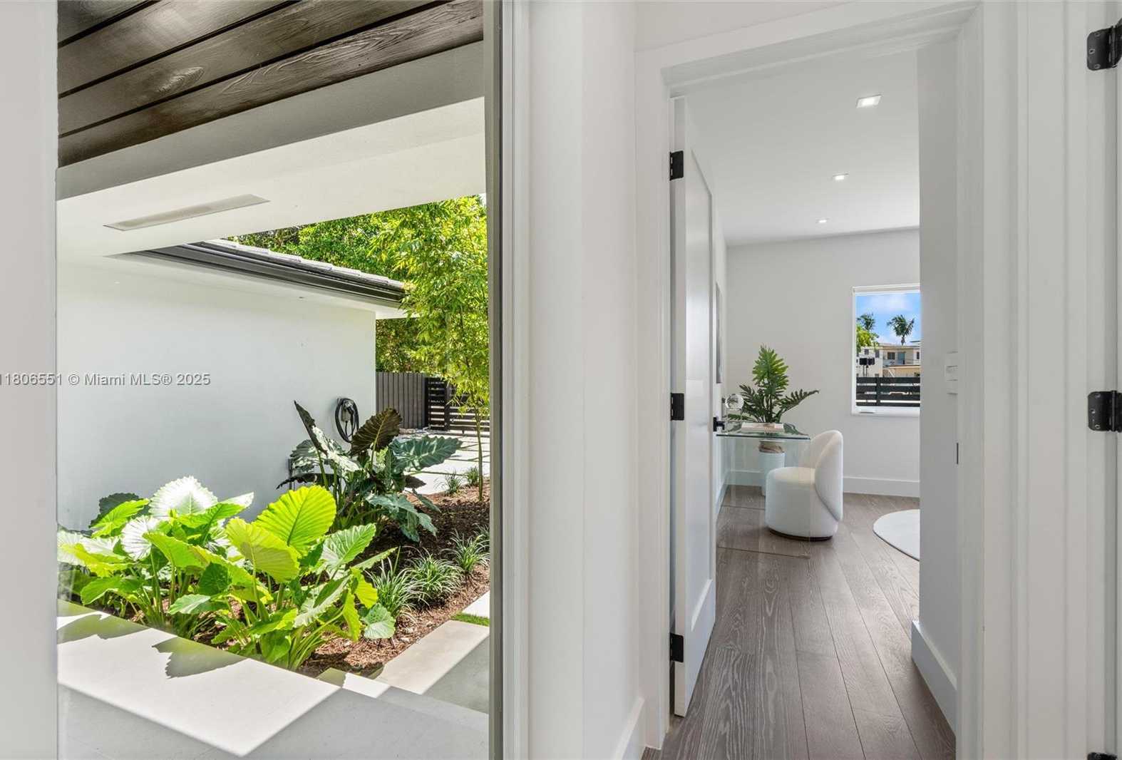 Small Image of 7810 HAWTHORNE AVE, Miami Beach Number 25