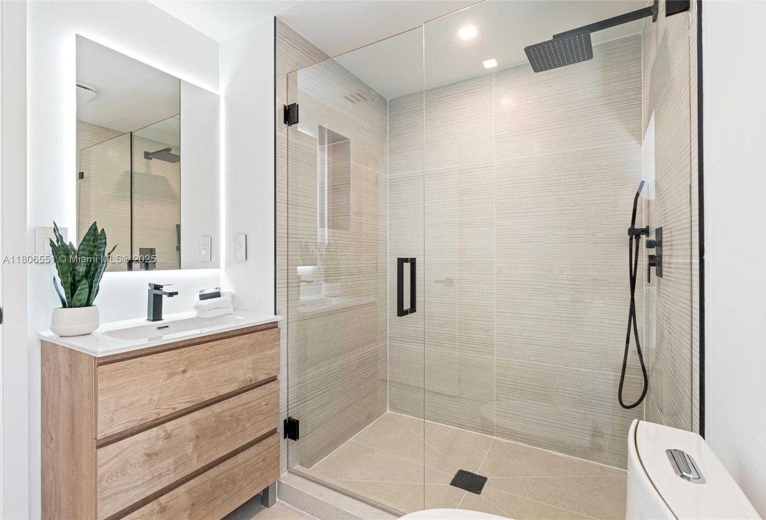 Small Image of 7810 HAWTHORNE AVE, Miami Beach Number 31