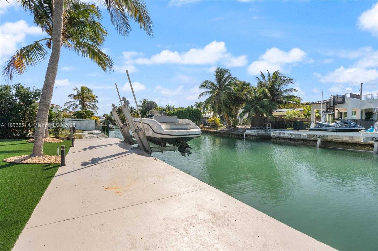 Small Image of 7810 HAWTHORNE AVE, Miami Beach Number 7