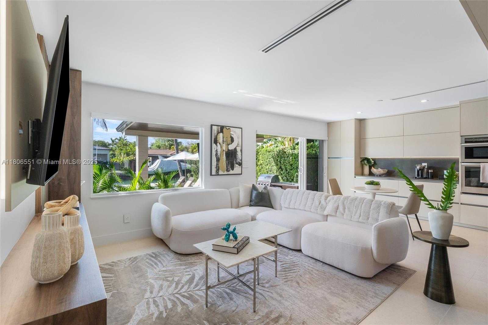 Small Image of 7810 HAWTHORNE AVE, Miami Beach Number 9